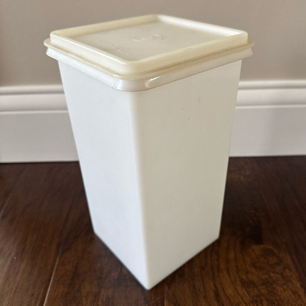 Vintage Tupperware Cracker Box